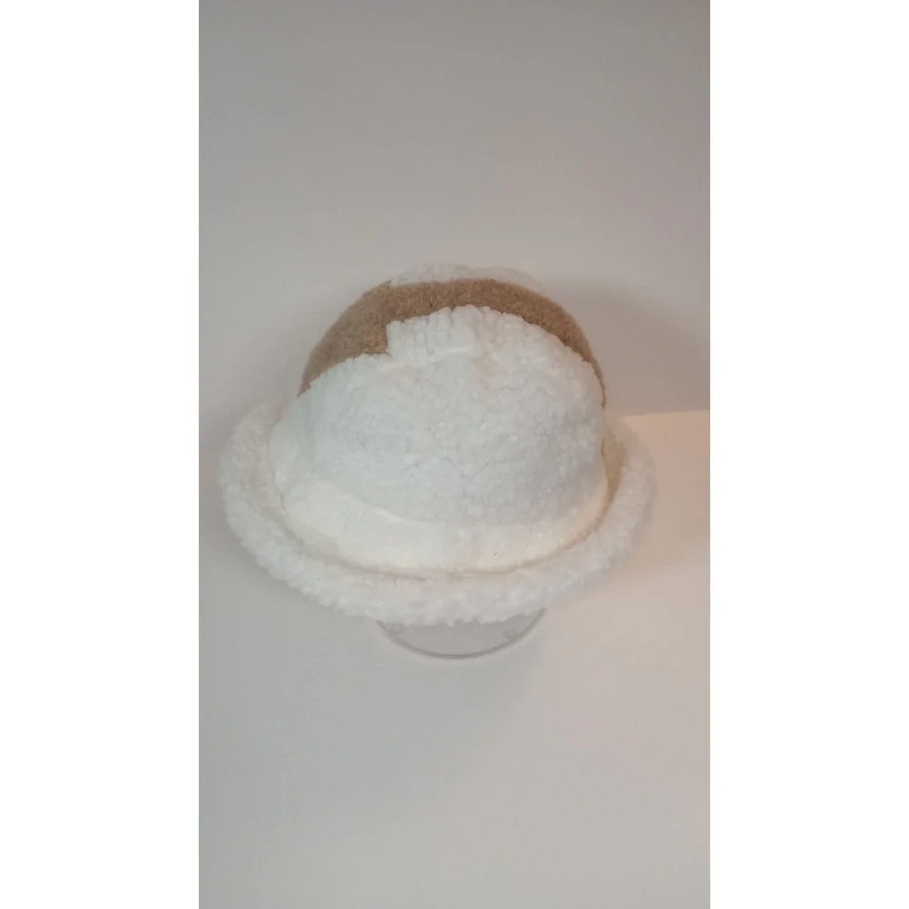 APPA Arrow Plush Bucket Hat in White & Brown AVATAR The Last Airbender